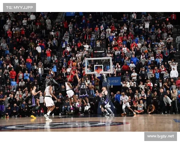 4月12日NBA常规赛:致命一投定生死:快船险胜背后的战术博弈 4月12日NBA常规赛:致命一投定生死:快船险胜背后的战术博弈